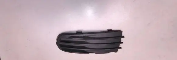 Volvo V50 Front bumper lower grill 30657009