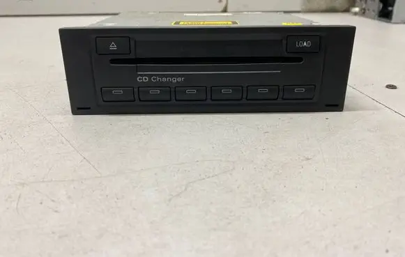 Audi A3 S3 8P CD/DVD changer 8E0035111D