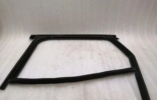 Porsche Macan (95B) Rear door rubber seal (on body)