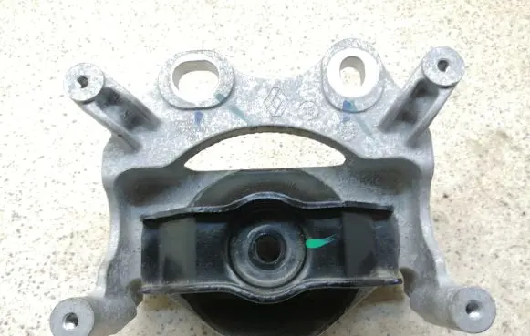 Dacia Spring Engine mount bracket 2023030801