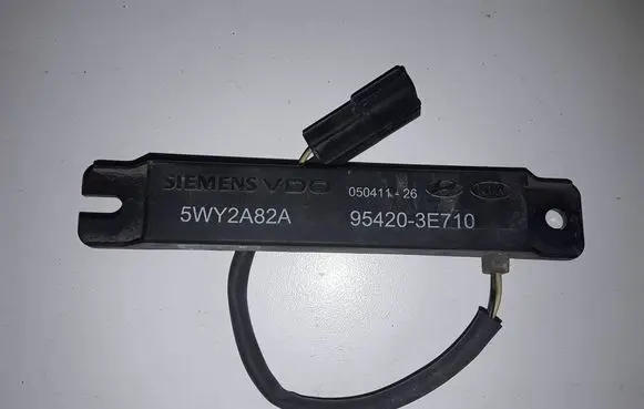 Hyundai ix35 Aerial antenna amplifier 954203E710