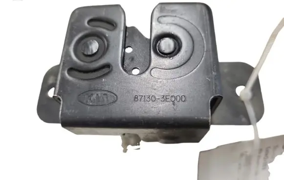 KIA Sorento Tailgate window lock/catch/latch 871303E000