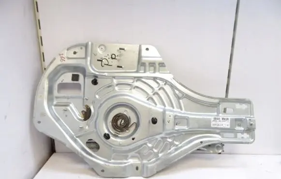 Hyundai Tucson JM Front door manual window regulator 82480-0E010