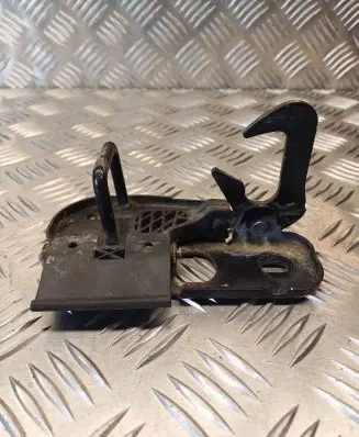 Volkswagen PASSAT B6 Engine bonnet/hood lock/latch loop/hook 3C0823480