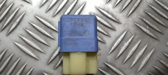 Nissan X-Trail T30 Other relay 2523079981