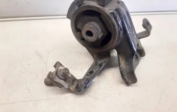 Mazda Premacy Gear shift cable bracket 