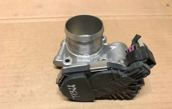 Opel Mokka X Throttle valve 55565489