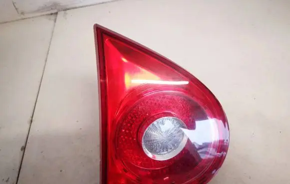 Volkswagen Golf V Tailgate rear/tail lights 1k6945093f 028500104a