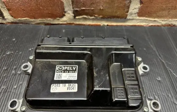 Mazda 3 II Engine control unit/module PELV18881A 2798002691 FLV18881