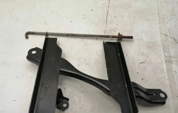 Toyota Verso Battery bracket 7440402120 7445130110