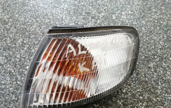 Nissan Almera Front indicator light