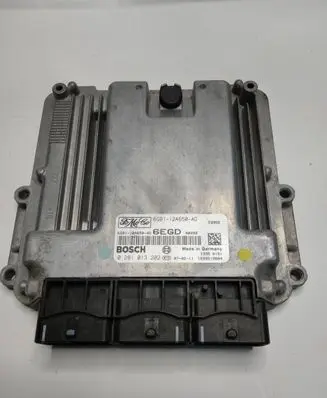 Land Rover Freelander 2 - LR2 Engine control unit/module 6G9112A650AD 0281013202 8213809881