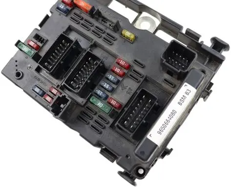 Peugeot 307 Fuse module 9650664080 33657772