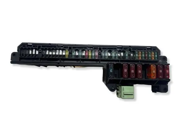 BMW 5 E60 E61 Fuse module 25613290