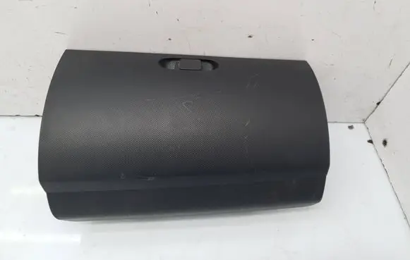 Daihatsu Sirion Glove box 