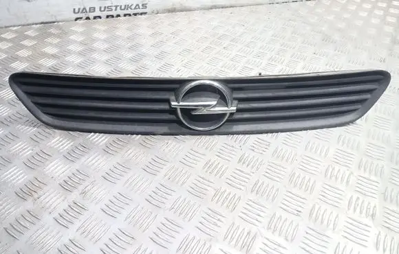 Opel Astra G Front bumper upper radiator grill 90588120 90589927
