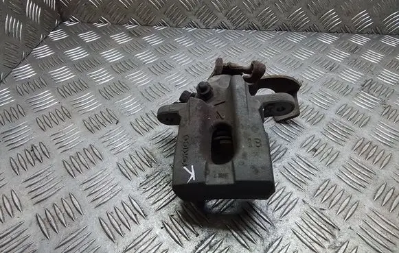 Toyota Prius (XW30) Rear brake caliper
