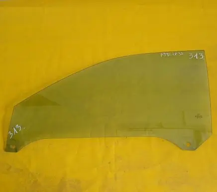 Audi A3 S3 8P Front door window glass four-door