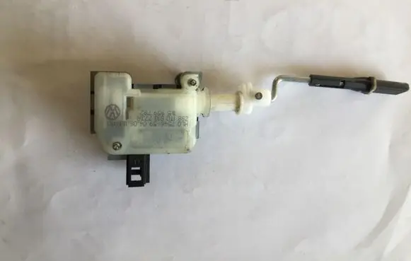 Fuel tank cap lock motor