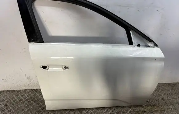 Peugeot 308 Front door