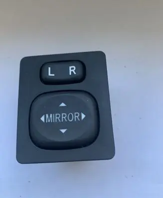 Toyota Auris E180 Wing mirror switch 183640