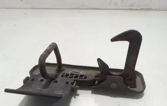 Volkswagen PASSAT B7 Engine bonnet/hood lock/latch loop/hook 3AA823480