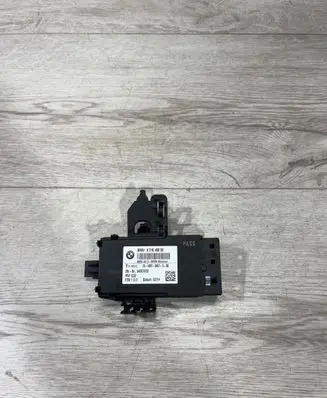 BMW 5 F10 F11 Seat heating relay 9216468 04387692 284007840730