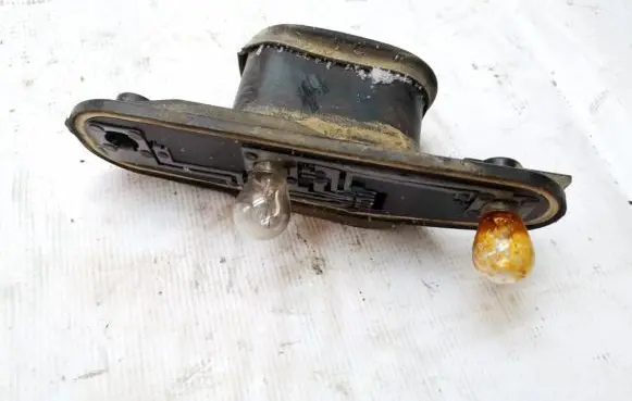 Renault Espace III Tail light bulb cover holder