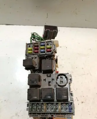 Volvo V70 Fuse module 8690698 30656936
