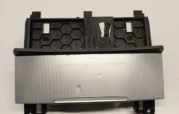 Audi Q7 4L Ashtray (front) 4L0857951