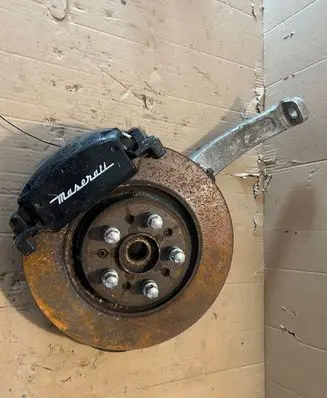Maserati Levante Front wheel hub 670032053
