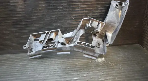 Volkswagen Golf Plus Rear bumper mounting bracket 5M0807394A
