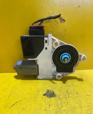Seat Ibiza III (6L) Vent window/glass motor 7746015800