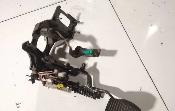 Citroen C4 Grand Picasso Clutch pedal 