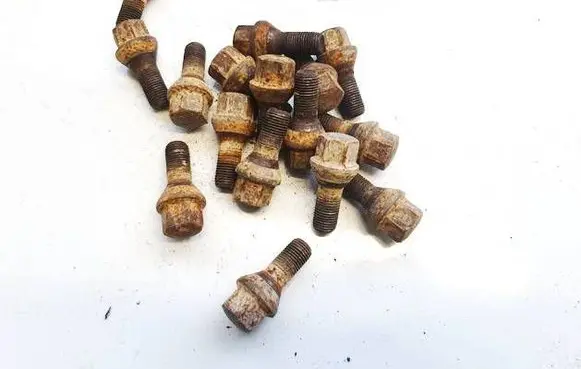 Peugeot Bipper Nuts/bolts 