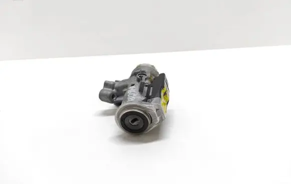 Toyota Avensis T220 Ignition lock 45020287