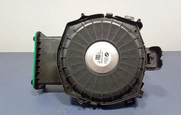 BMW X4 F26 Subwoofer speaker 6811926