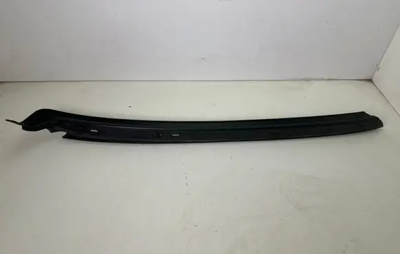 Ford Mustang V Windshield trim AR337602565AA