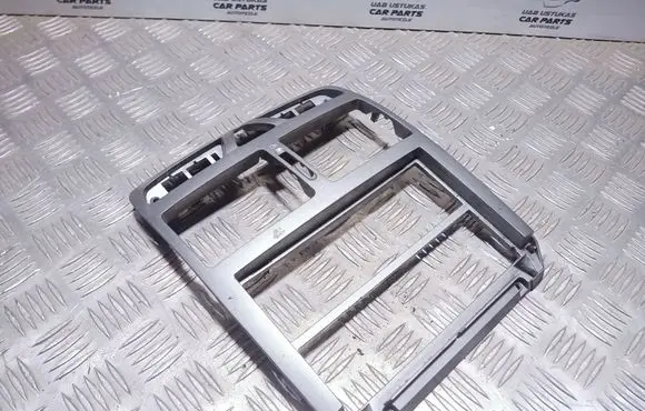 Radio/GPS head unit trim