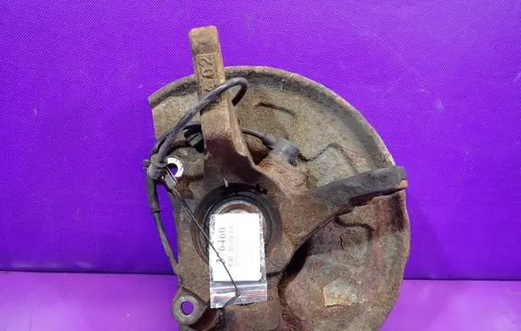 Volvo S40, V40 Front wheel hub spindle knuckle