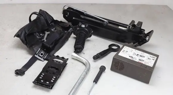 Audi Q5 SQ5 Tool set 8R0011031H 8P0012615A 8N0012219