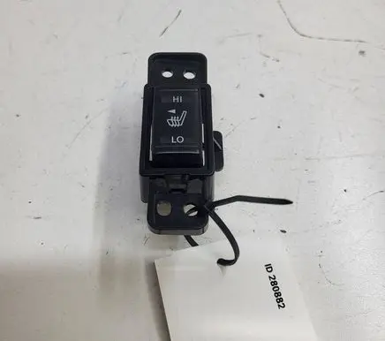 Nissan Leaf I (ZE0) Seat heating switch 689TC3NL0A