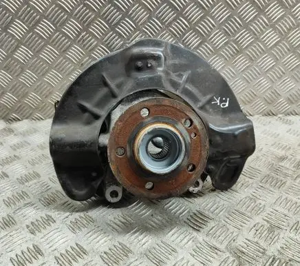 Mercedes-Benz EQB Front wheel hub A2473320100