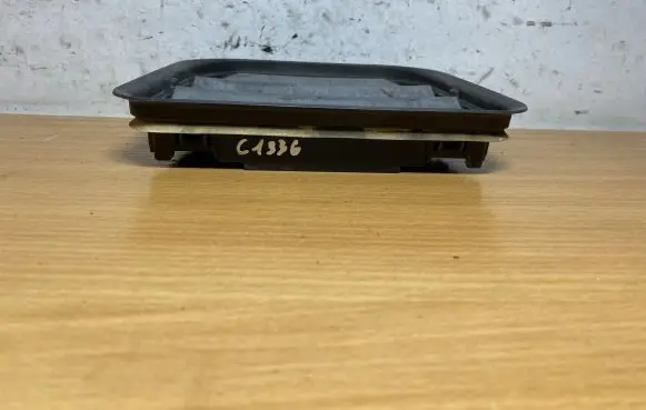 Volvo XC90 Quarter panel pressure vent 31369380 C1336