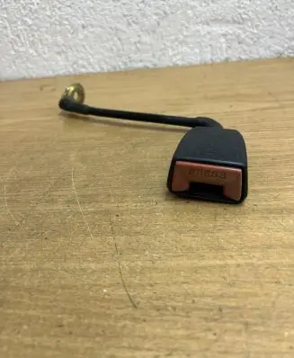 Mercedes-Benz E W124 Front seatbelt buckle 1248602669 F3217
