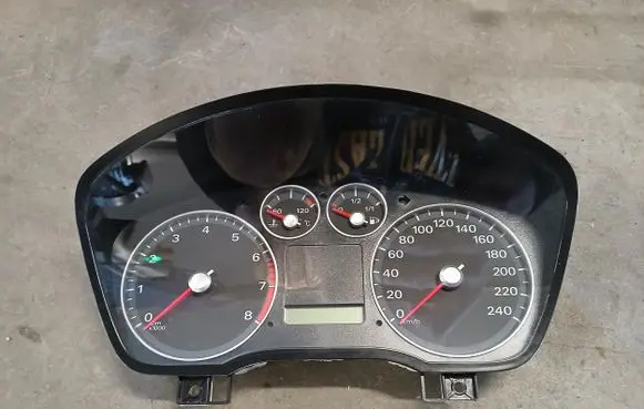 Ford Focus Speedometer (instrument cluster)