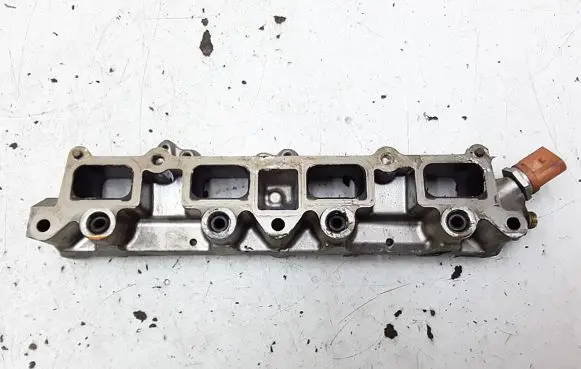 Volkswagen Golf VI Fuel main line pipe gk284ahb