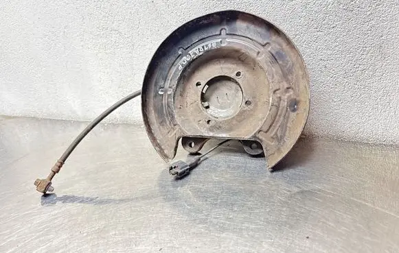 Opel Astra J Rear brake disc plate dust cover 13332182 A9274908010 367973422
