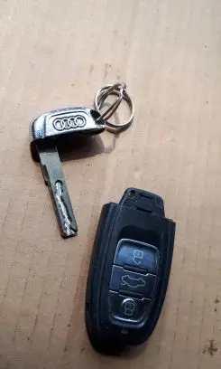 Audi A4 S4 B8 8K Ignition key/card 8T0959754D