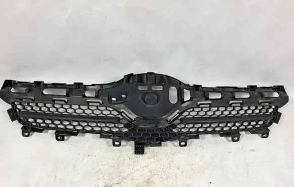 Toyota Corolla Verso AR10 Front bumper upper radiator grill 531110F030 531110F040